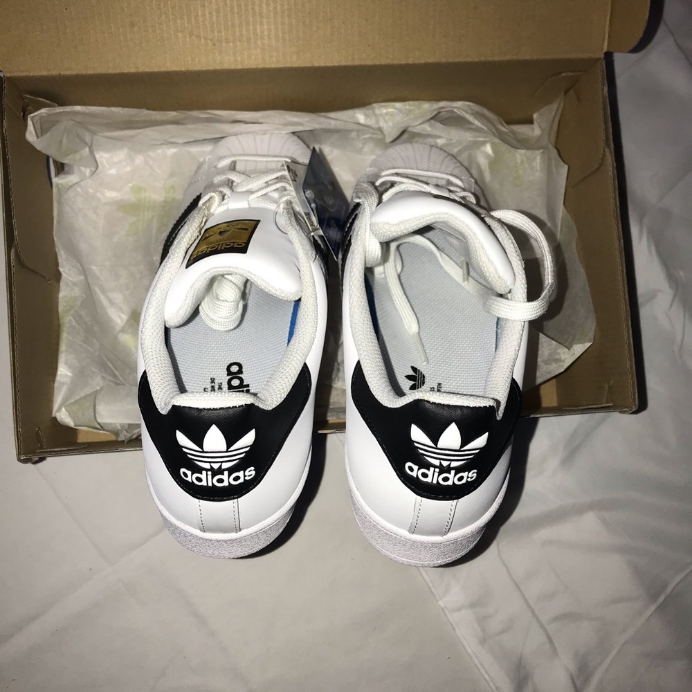 Shoes - Picture 3 of 4